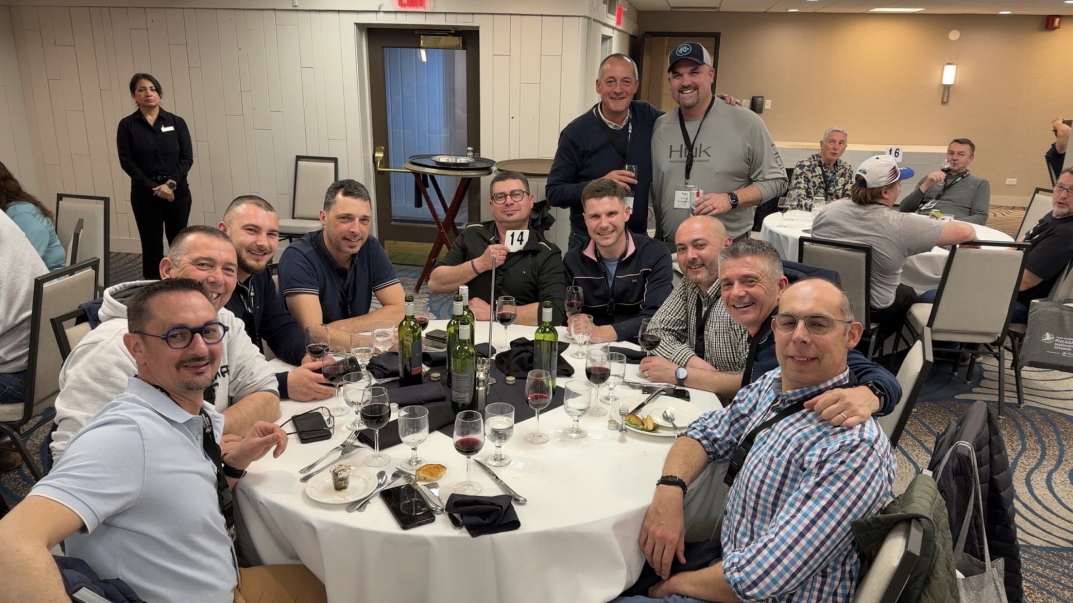 CjUKMVNuYXBjaGF0LzEzLjgyLjEuMCAoaVBob25lMTcsMTsgaU9TIDI2LjIuMTsgZ3ppcCkgAg==